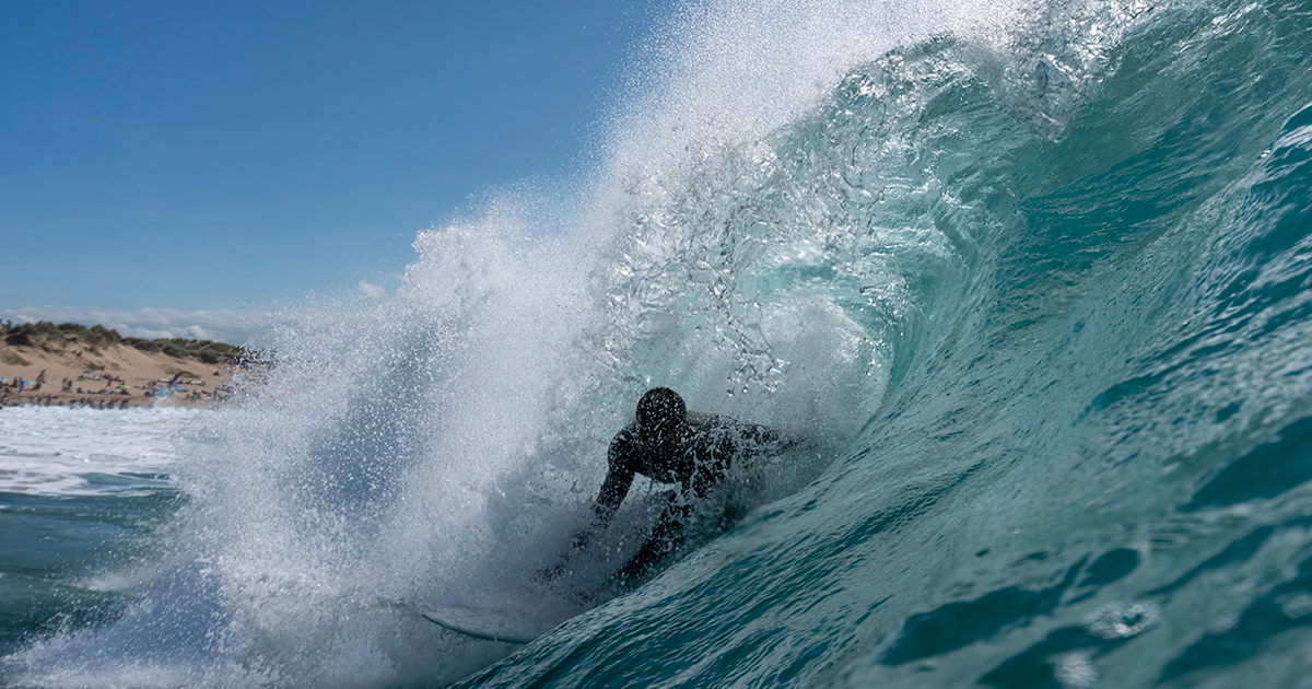 Surf en la playa de Valdearenas Liencres